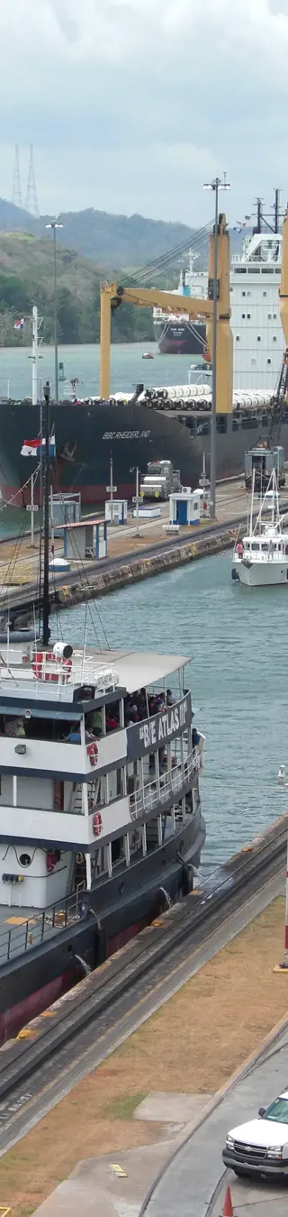 Durchquere den berühmtem Panama-Kanal per Schiff